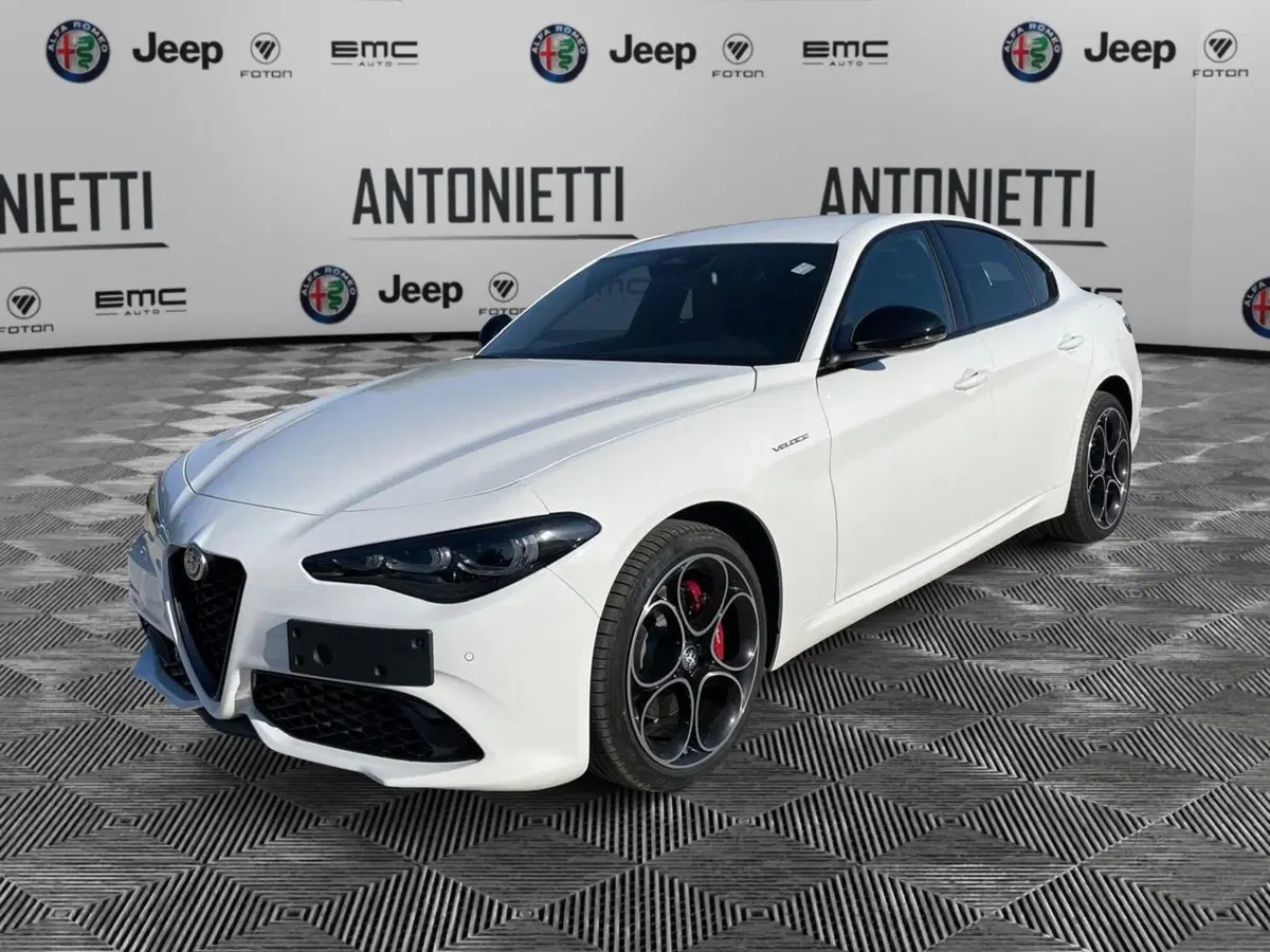 Alfa Romeo Giulia nuova a Ancona