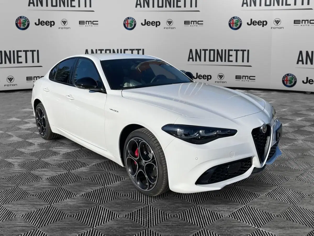 Alfa Romeo Giulia nuova a Ancona (3)