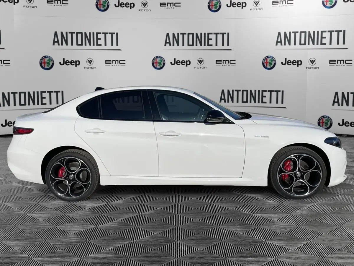 Alfa Romeo Giulia nuova a Ancona (4)
