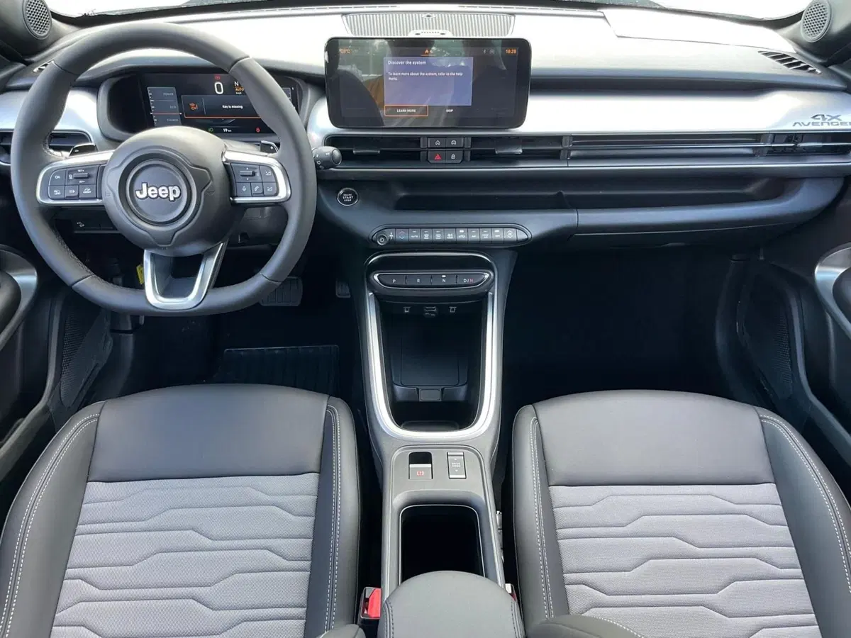 Jeep Avenger nuova a Ancona (10)