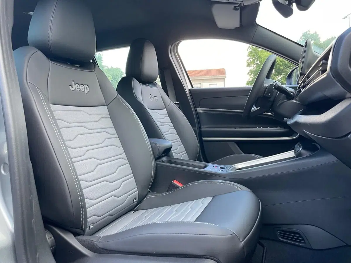 Jeep Avenger nuova a Ancona (14)