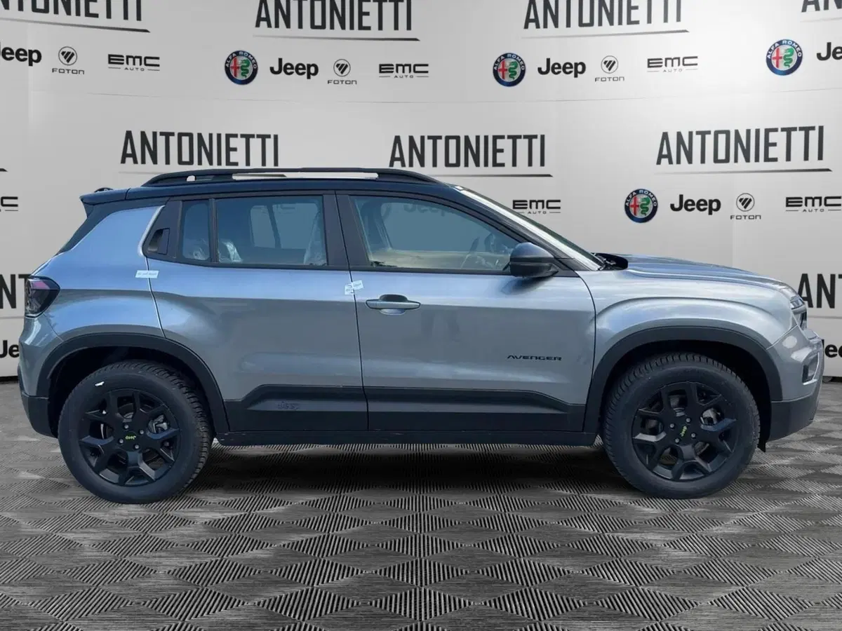 Jeep Avenger nuova a Ancona (4)