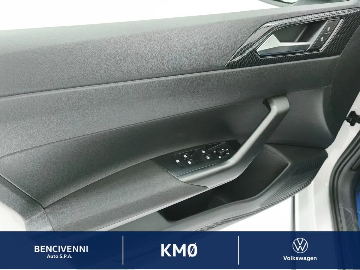 Volkswagen Taigo nuova a Catanzaro (17)
