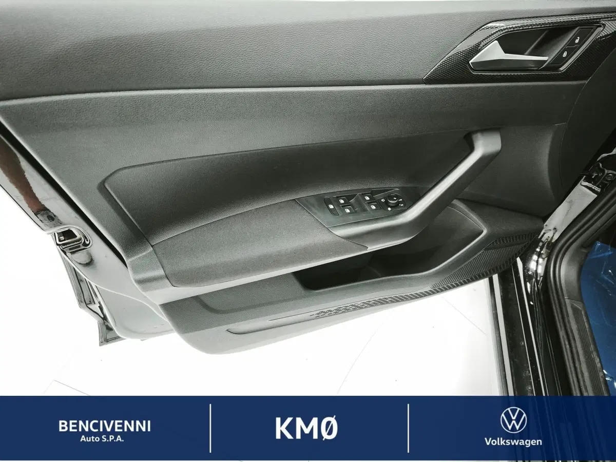 Volkswagen Taigo nuova a Catanzaro (16)