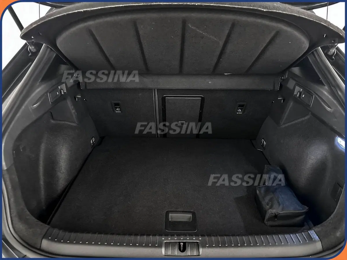 Cupra Formentor usata a Milano (12)