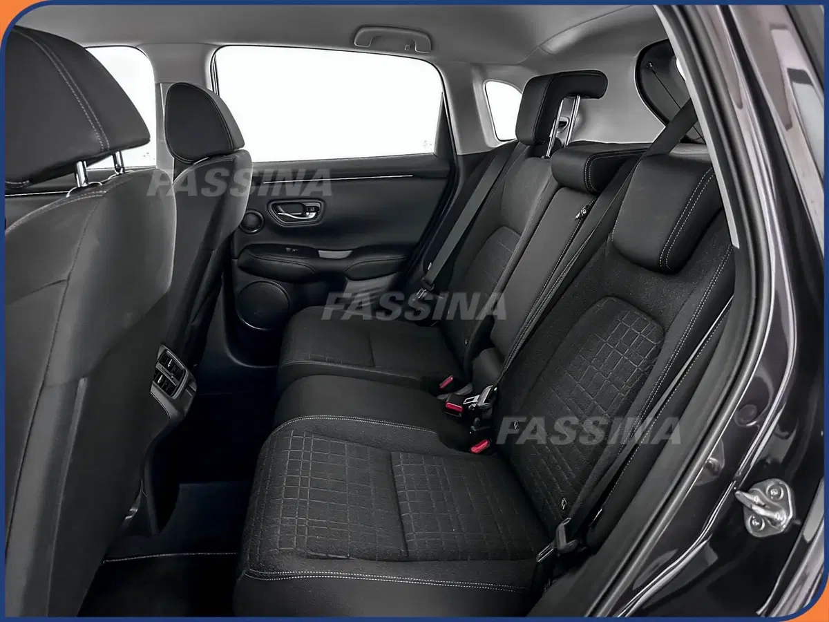 Honda ZR-V usata a Milano (10)