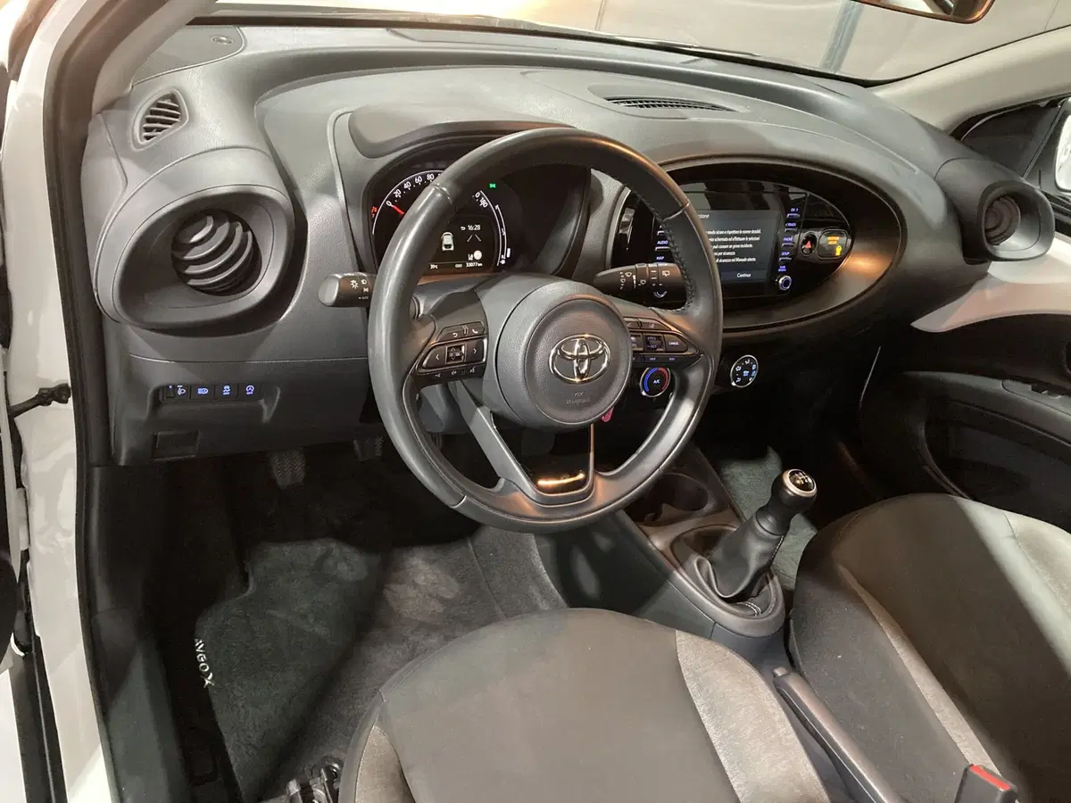 Toyota Aygo X usata a Barletta-Andria-Trani (13)