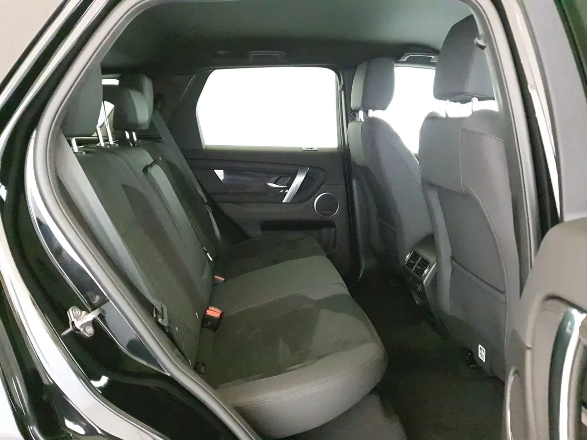 Land Rover Discovery Sport usata a Monza e Brianza (5)