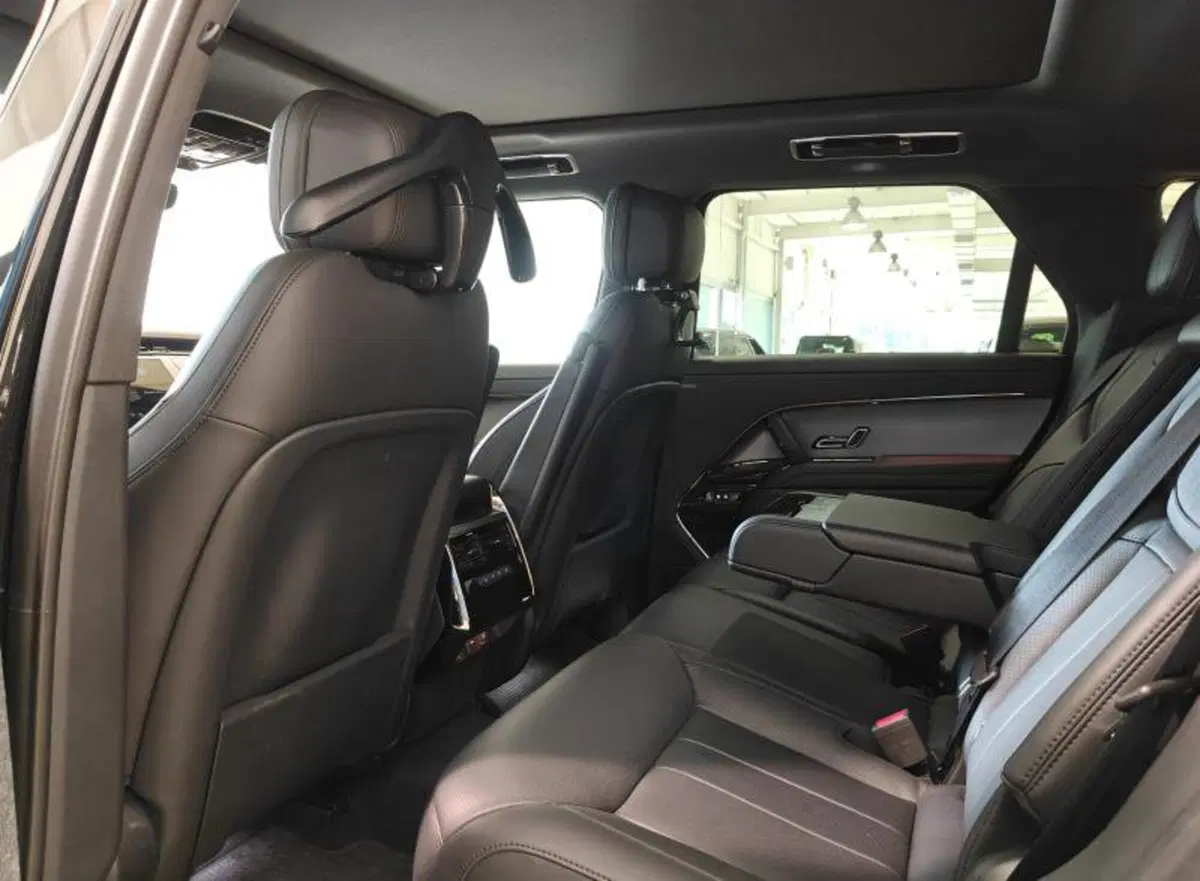 Land Rover Range Rover Sport usata a Venezia (12)