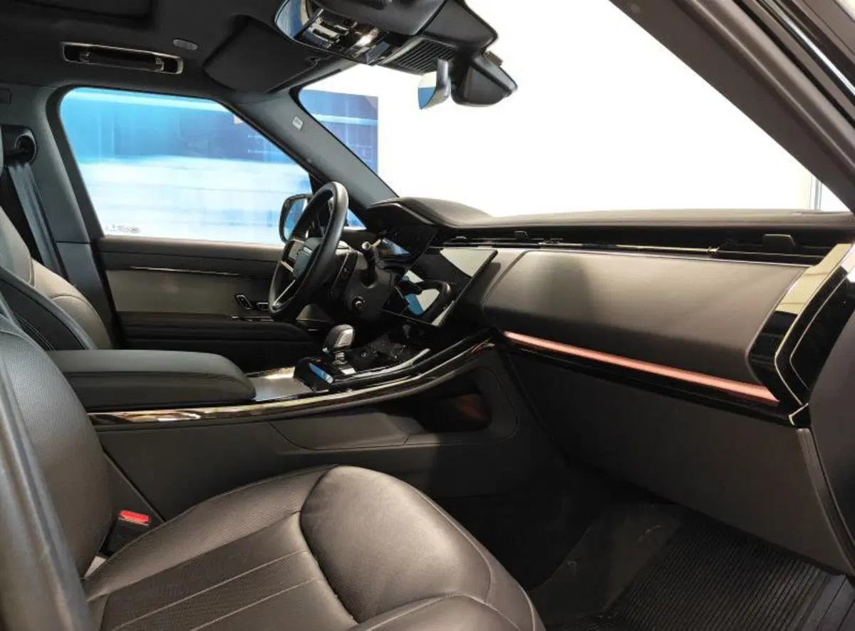 Land Rover Range Rover Sport usata a Venezia (15)