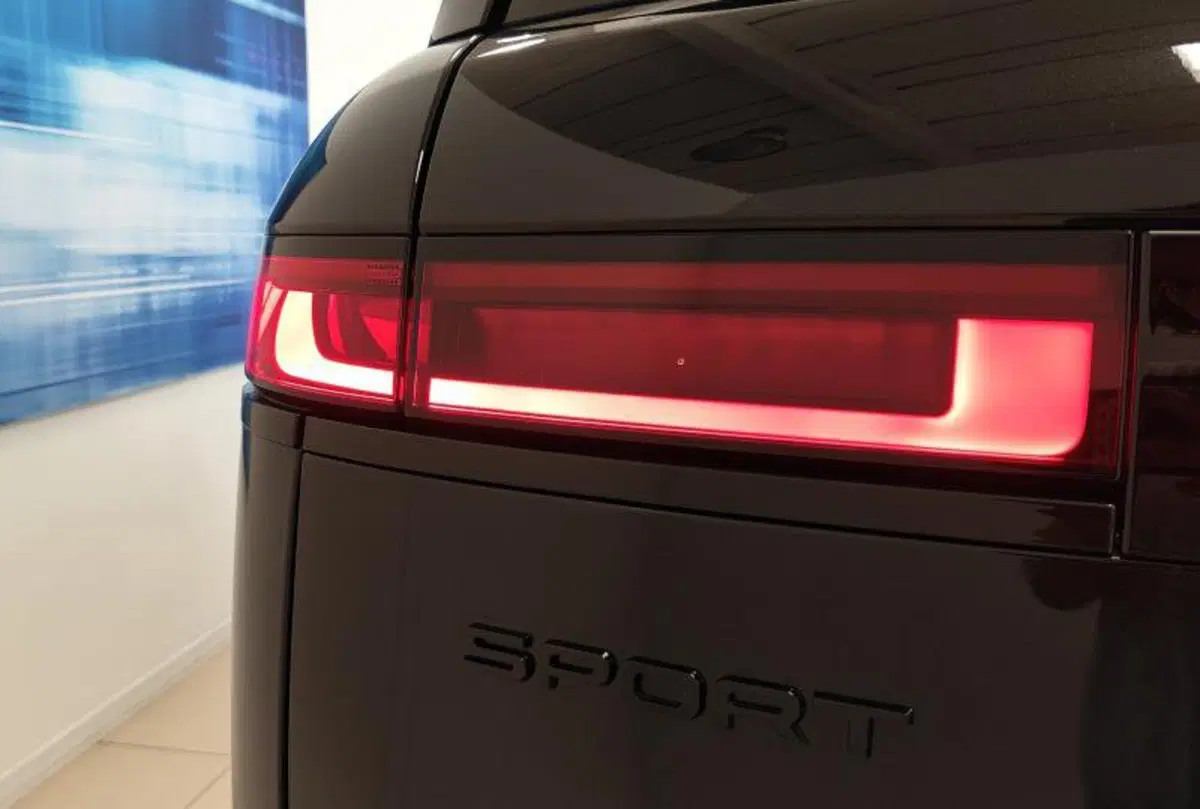 Land Rover Range Rover Sport usata a Venezia (7)