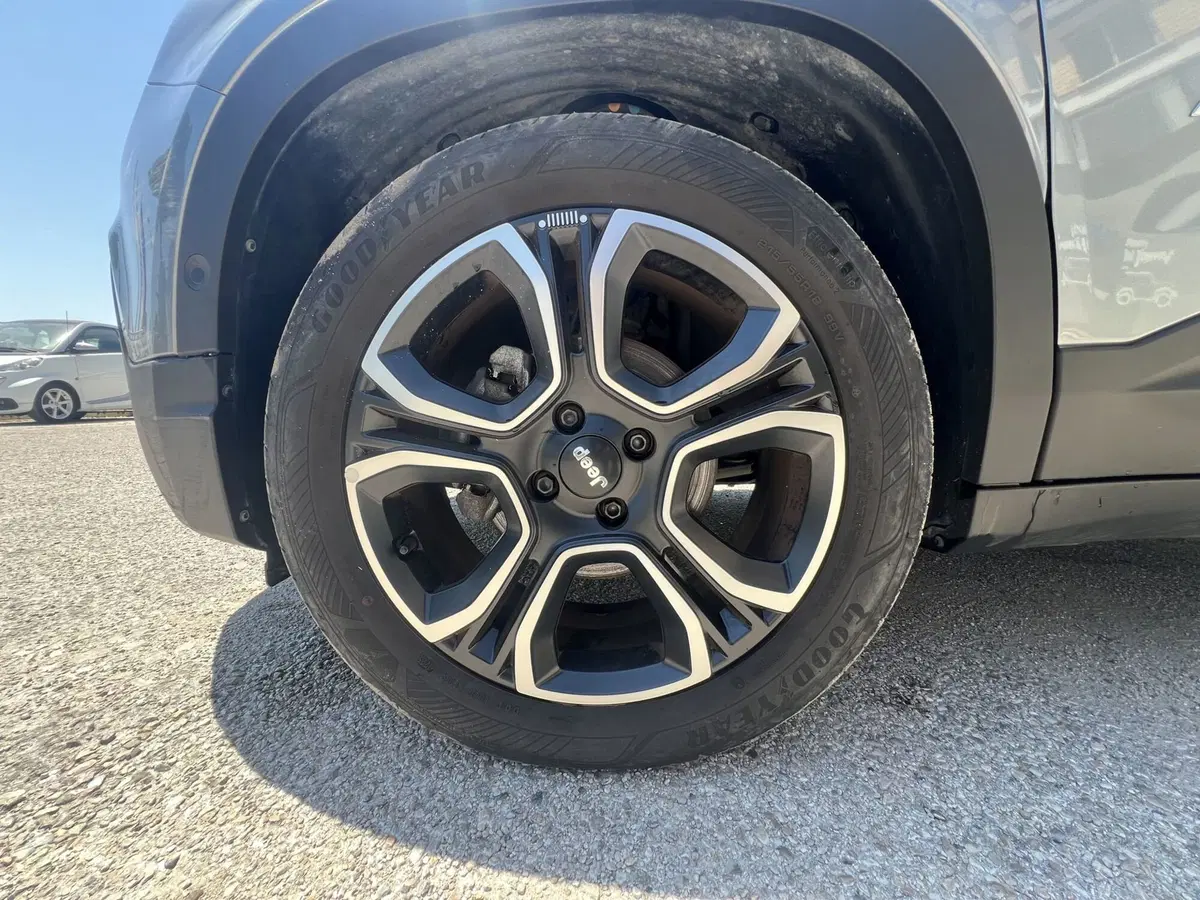 Jeep Avenger usata a Teramo (17)