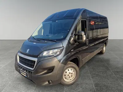 Peugeot Boxer Furgone 330 BlueHDi 140 S&amp;S PC-TN Combi Comfort del 2020 usata a Novara
