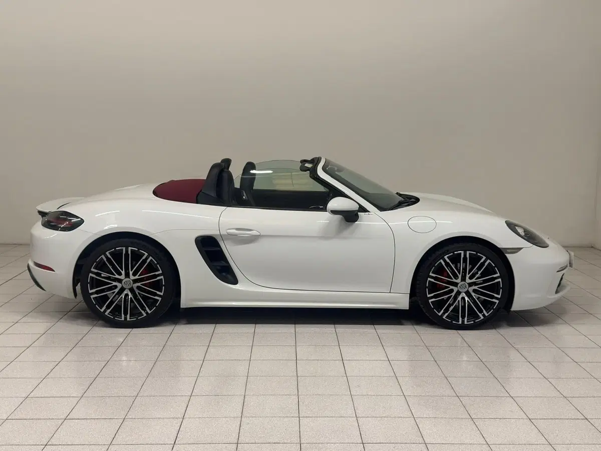 Porsche 718 Boxster  usata a Novara (11)