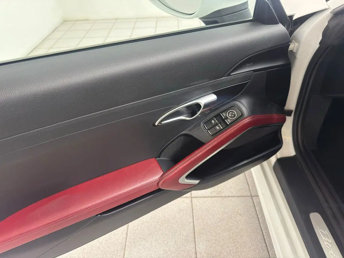 Porsche 718 Boxster  usata a Novara (17)