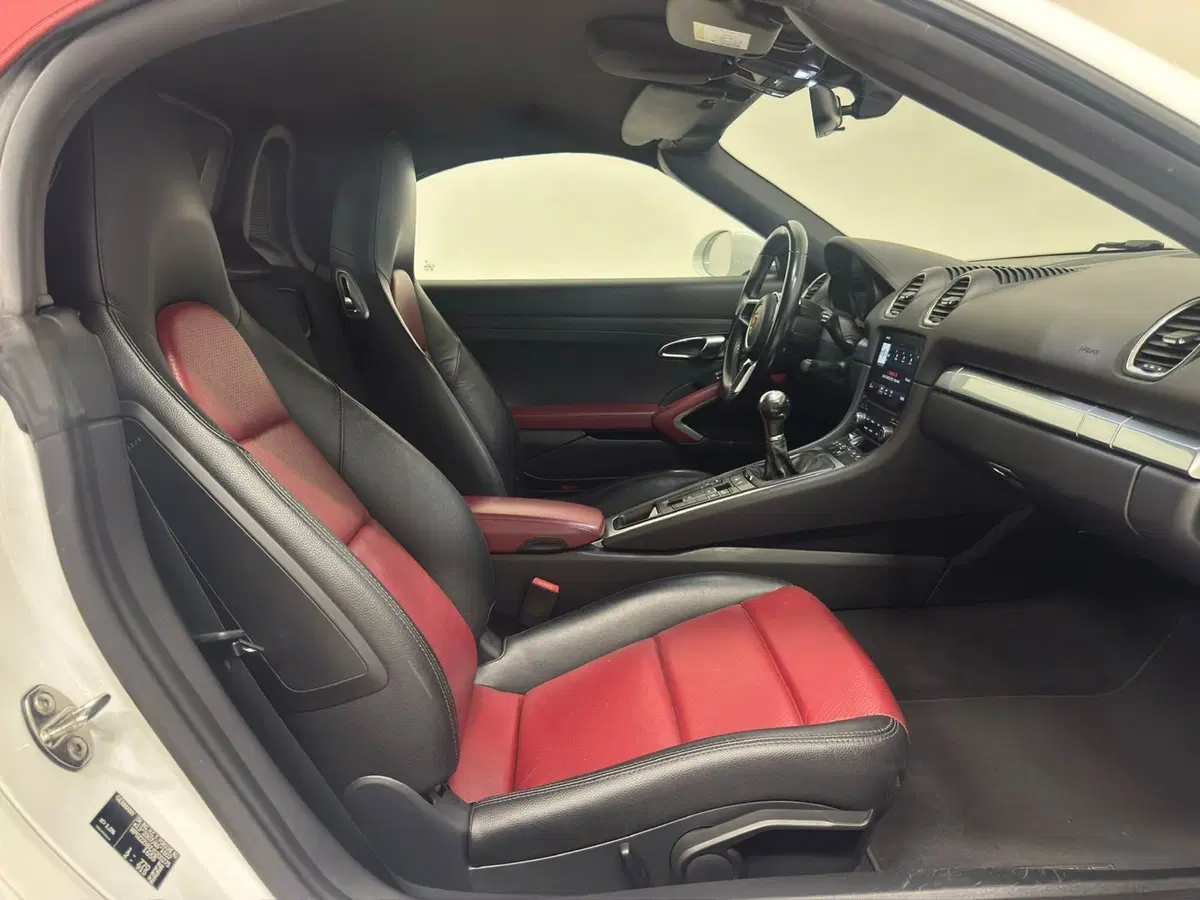 Porsche 718 Boxster  usata a Novara (3)