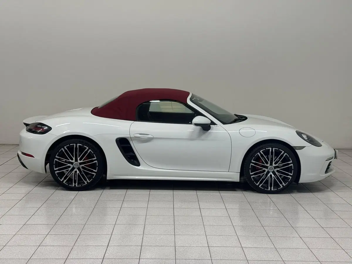 Porsche 718 Boxster  usata a Novara (5)