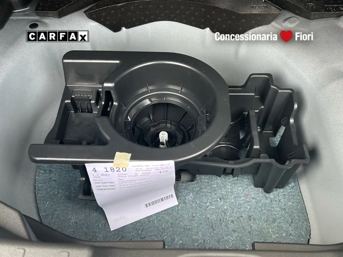 Jeep Avenger nuova a Roma (11)
