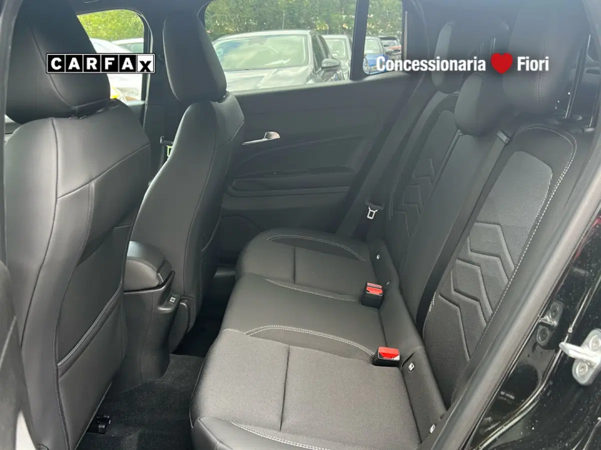 Jeep Avenger nuova a Roma (13)