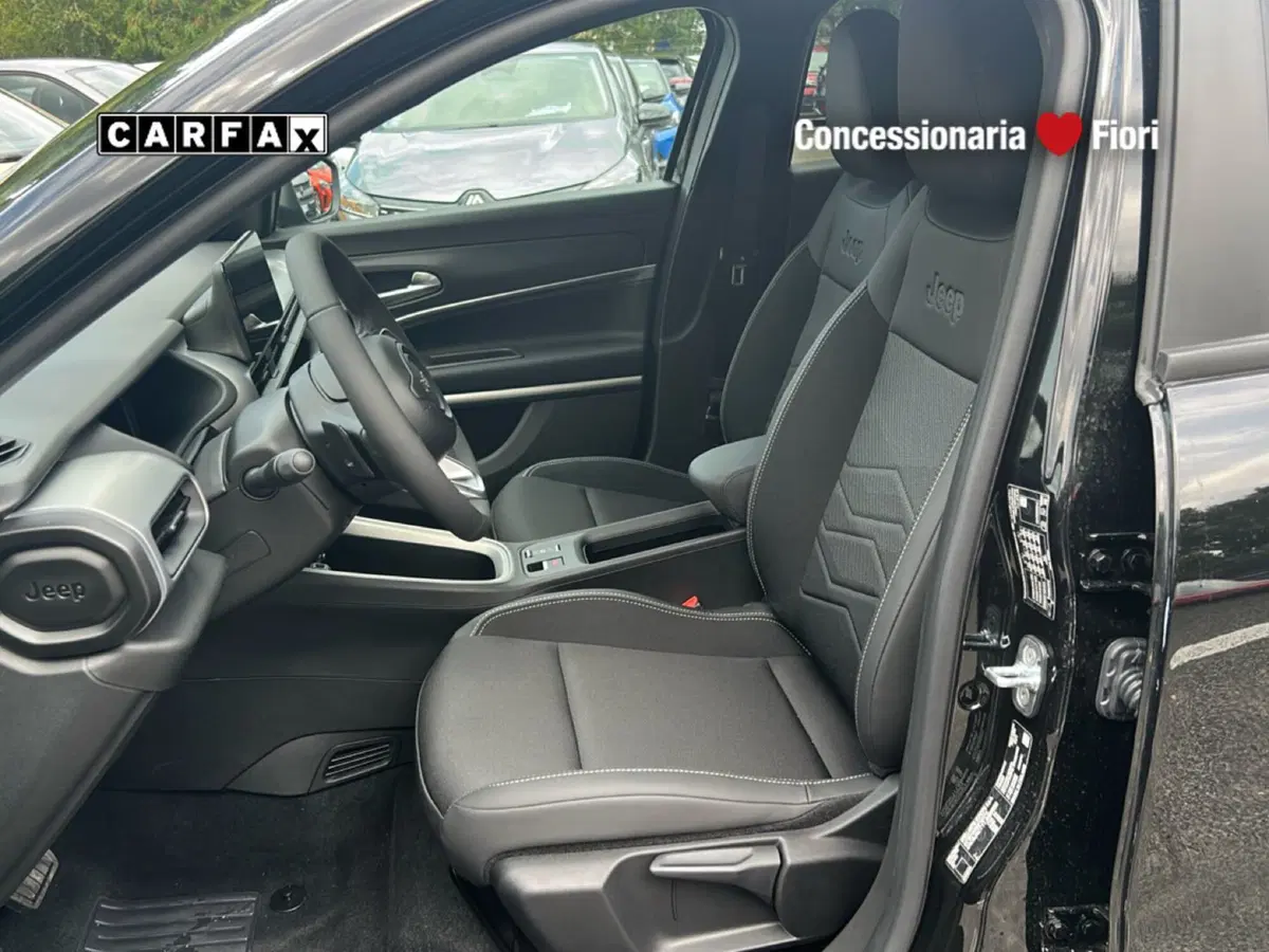 Jeep Avenger nuova a Roma (14)