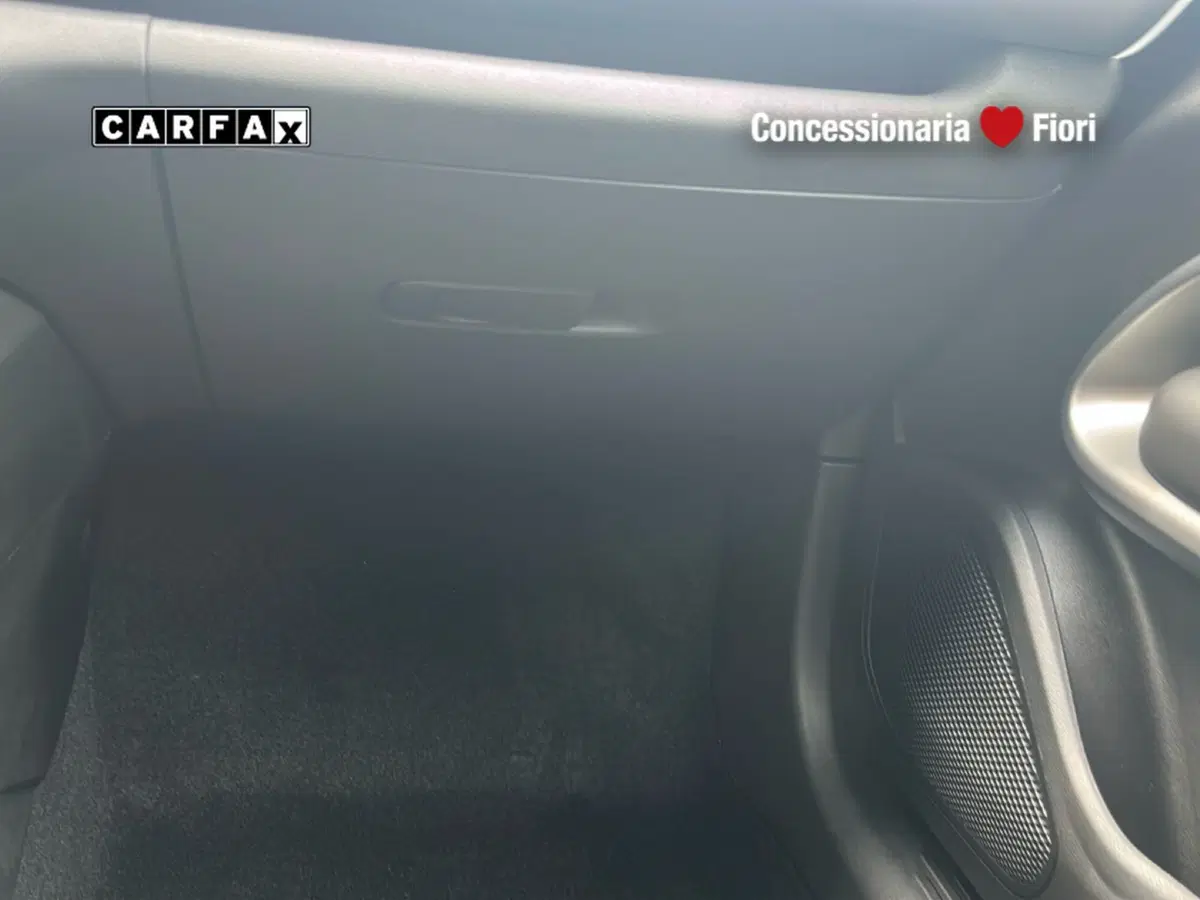 Jeep Avenger nuova a Roma (20)