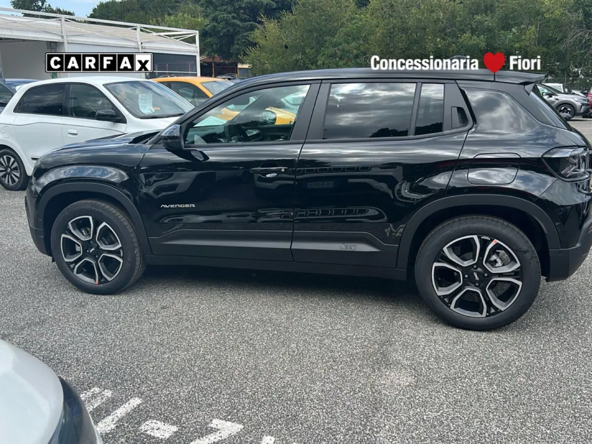 Jeep Avenger nuova a Roma (8)