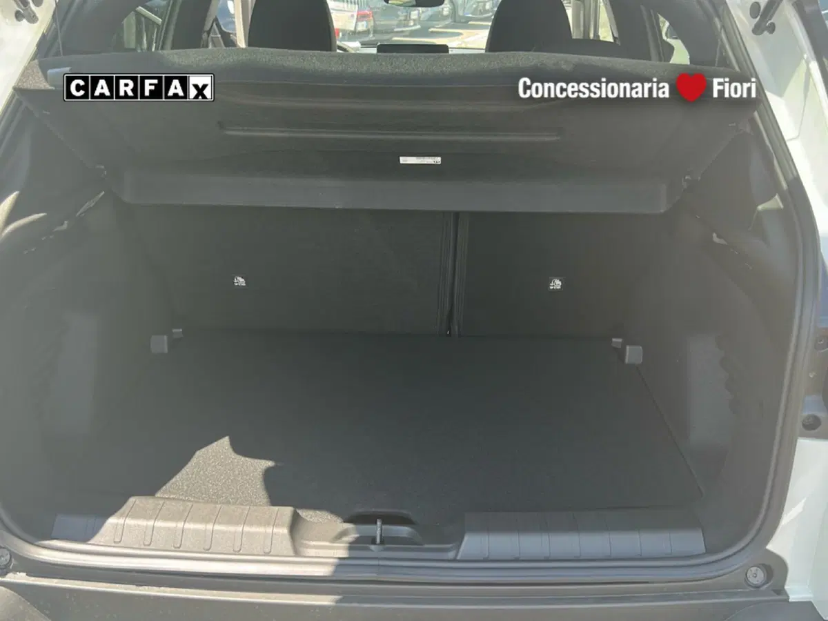 Jeep Avenger nuova a Roma (11)