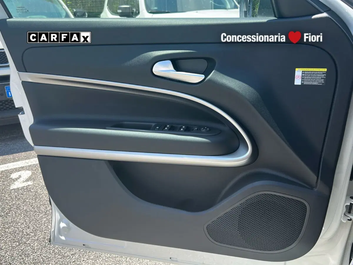 Jeep Avenger nuova a Roma (20)
