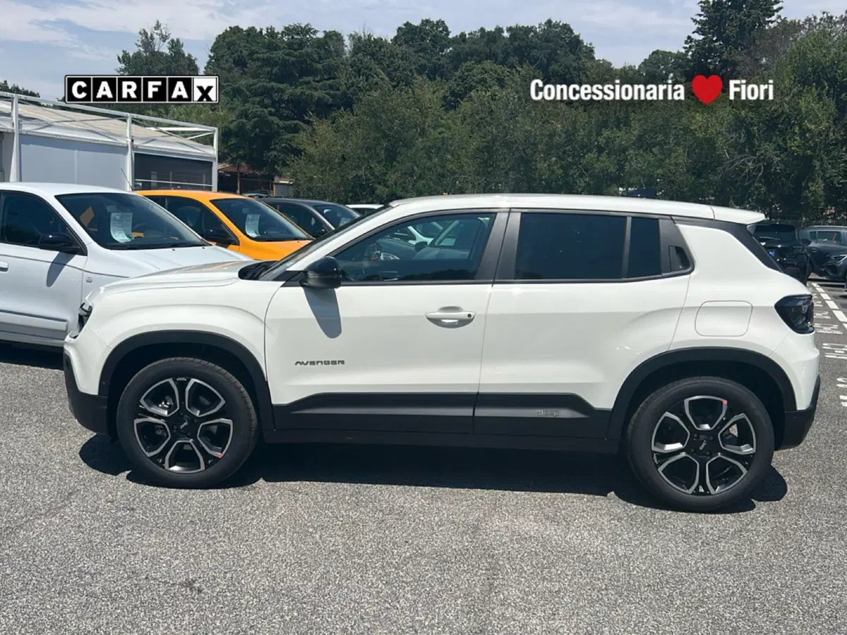 Jeep Avenger nuova a Roma (7)
