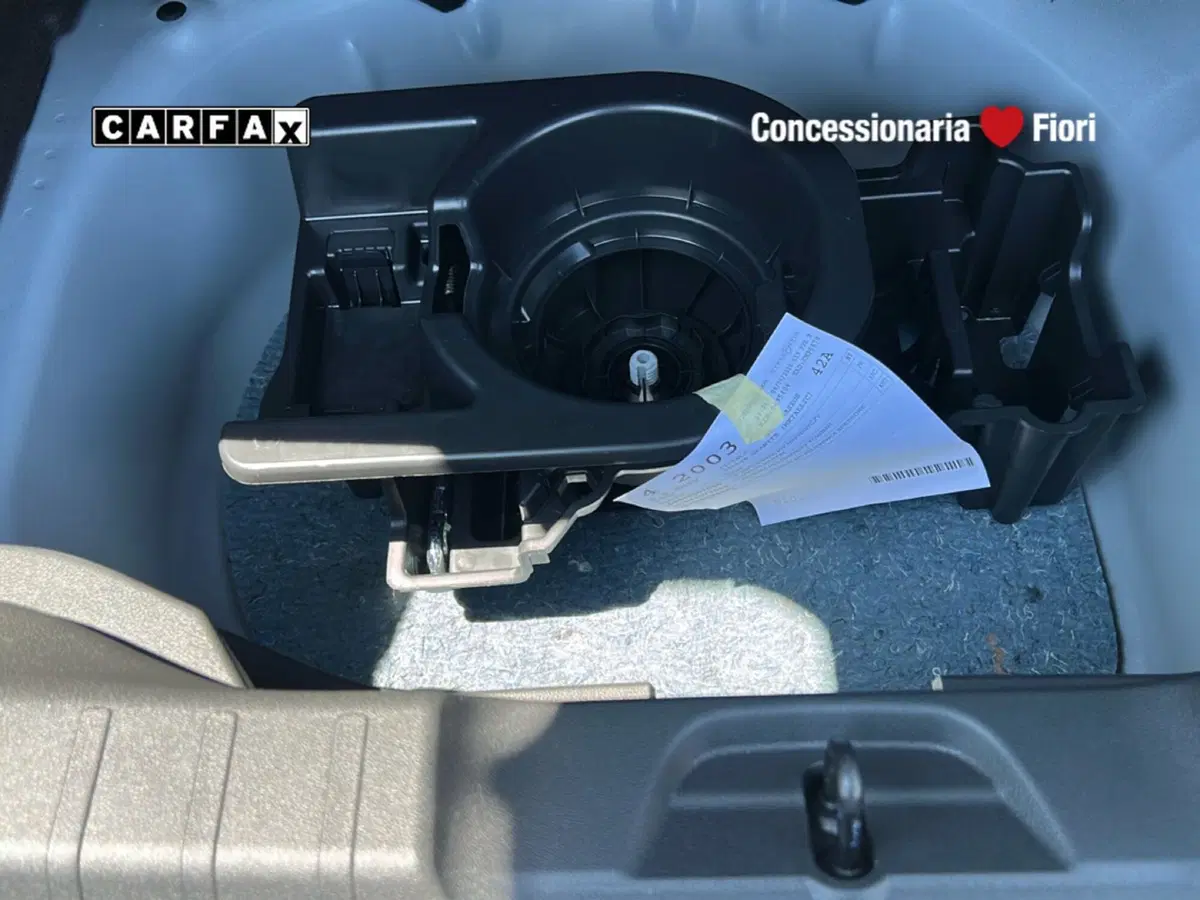Jeep Avenger nuova a Roma (11)