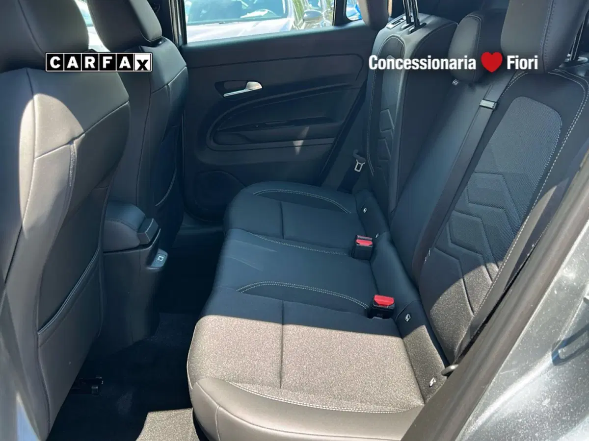 Jeep Avenger nuova a Roma (12)