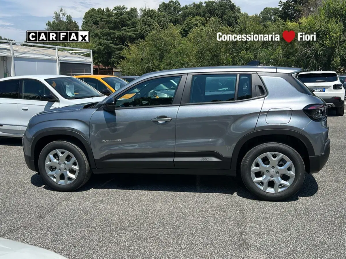 Jeep Avenger nuova a Roma (8)