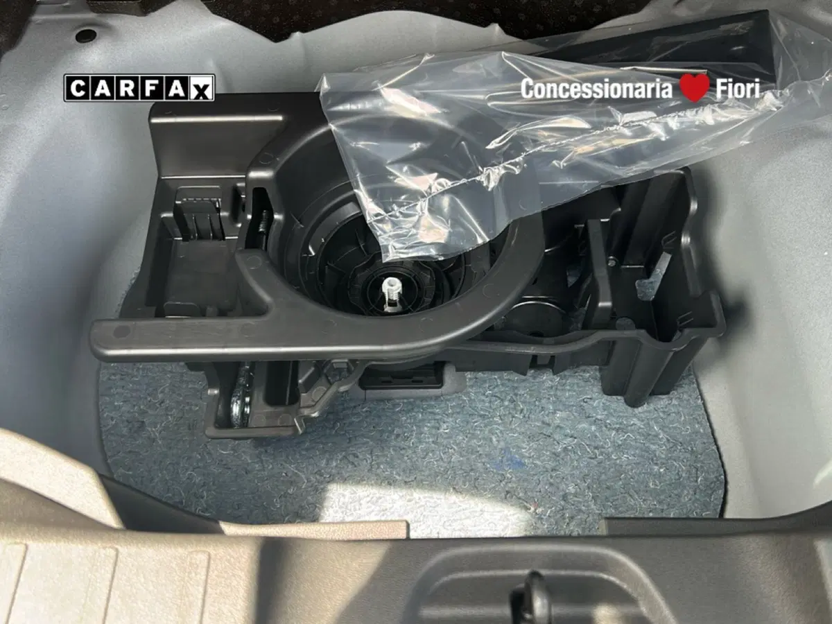 Jeep Avenger nuova a Roma (11)