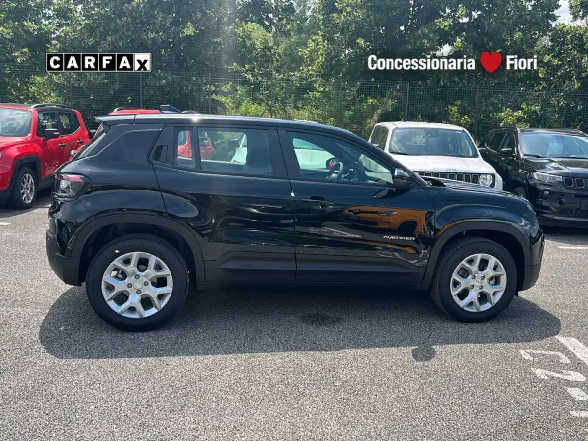 Jeep Avenger nuova a Roma (7)