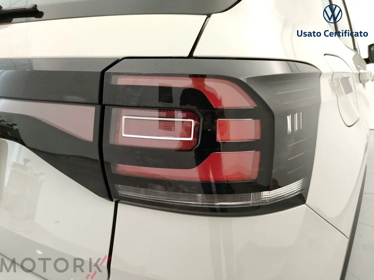 Volkswagen T-Cross usata a Varese (8)