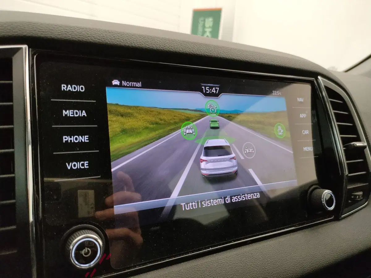Skoda Karoq usata a Varese (14)