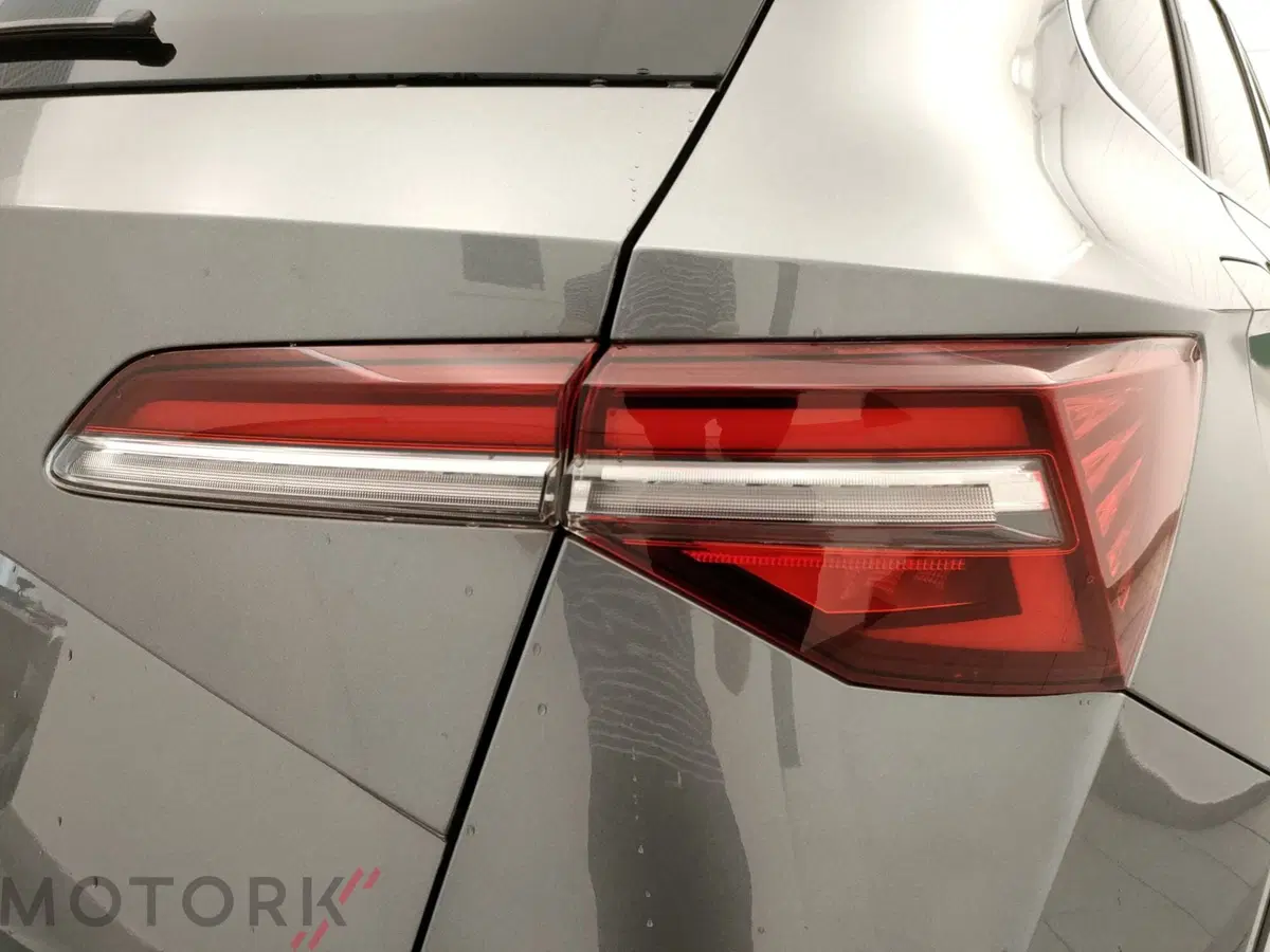 Skoda Karoq usata a Varese (8)