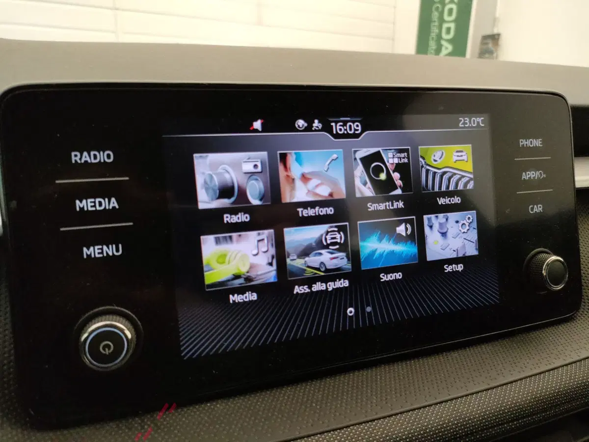 Skoda Fabia usata a Varese (14)