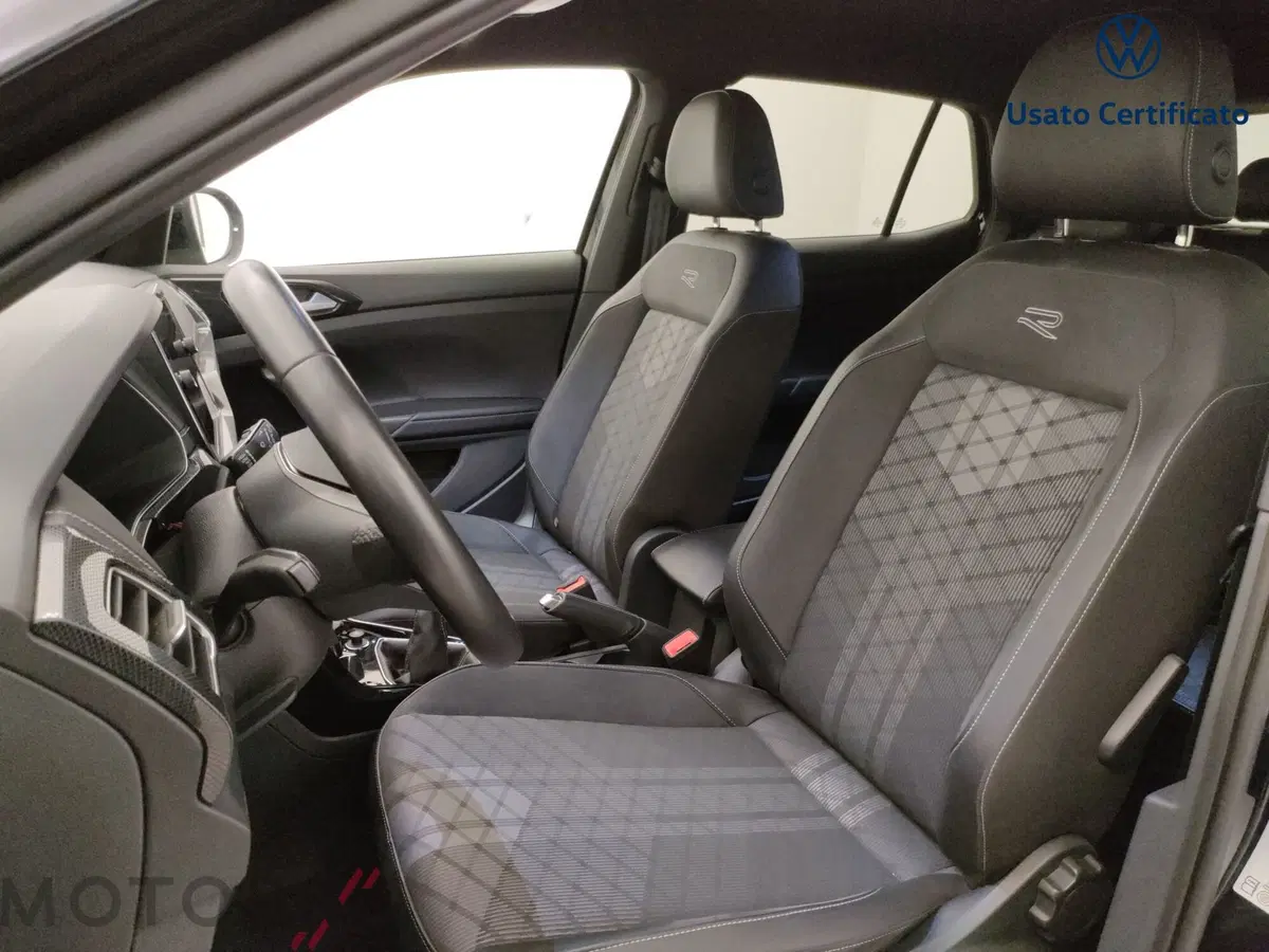 Volkswagen T-Cross usata a Varese (11)