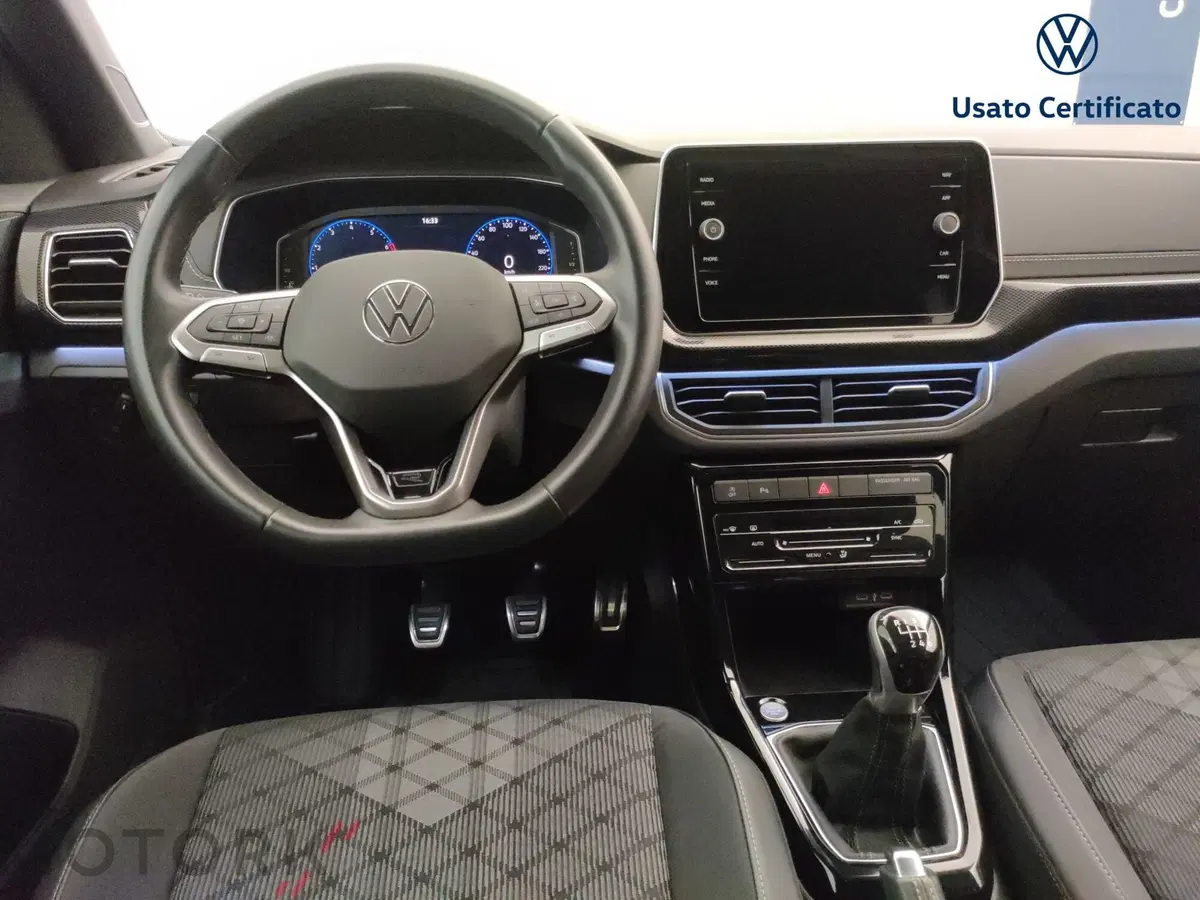 Volkswagen T-Cross usata a Varese (12)