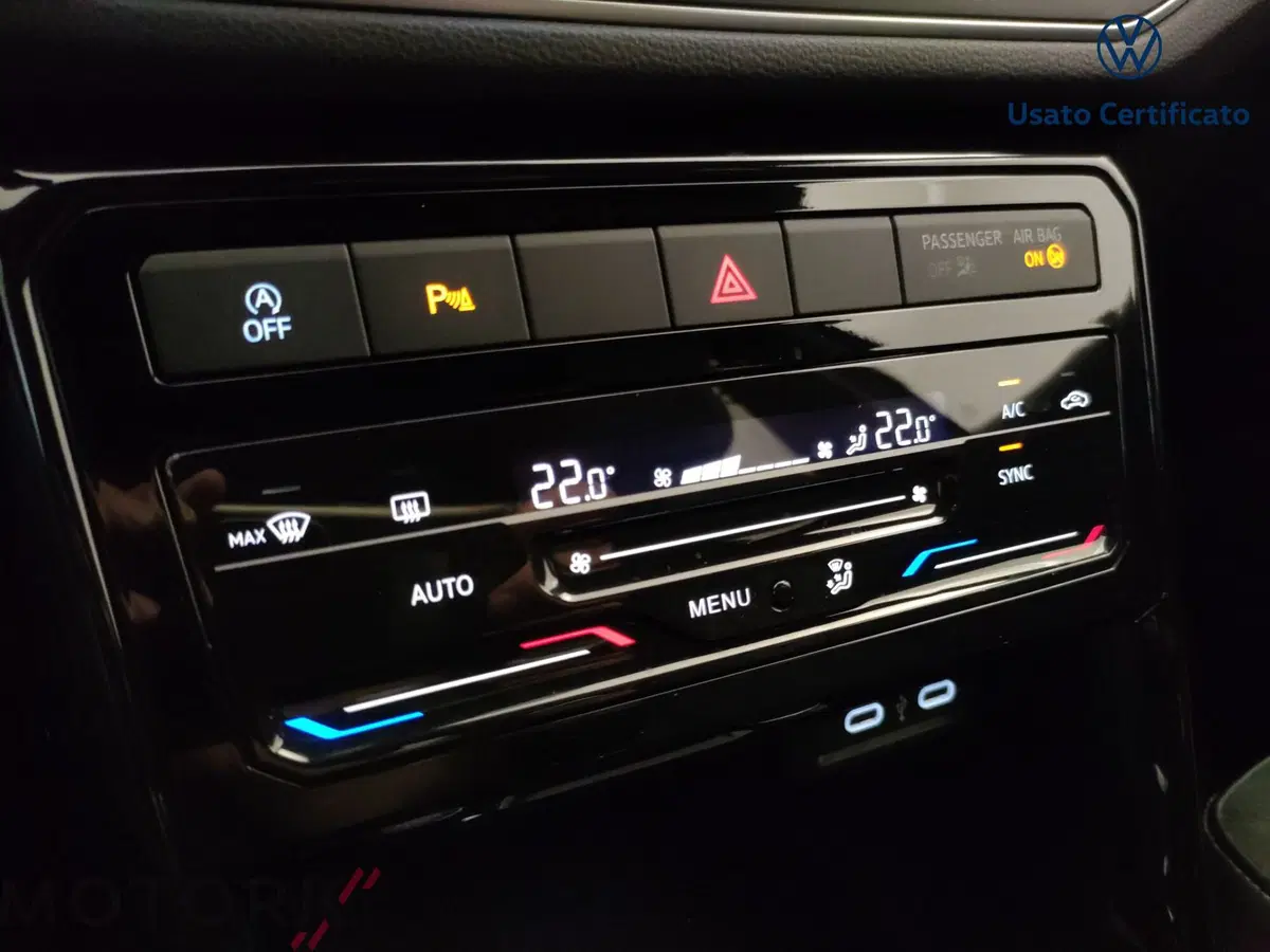 Volkswagen T-Cross usata a Varese (13)
