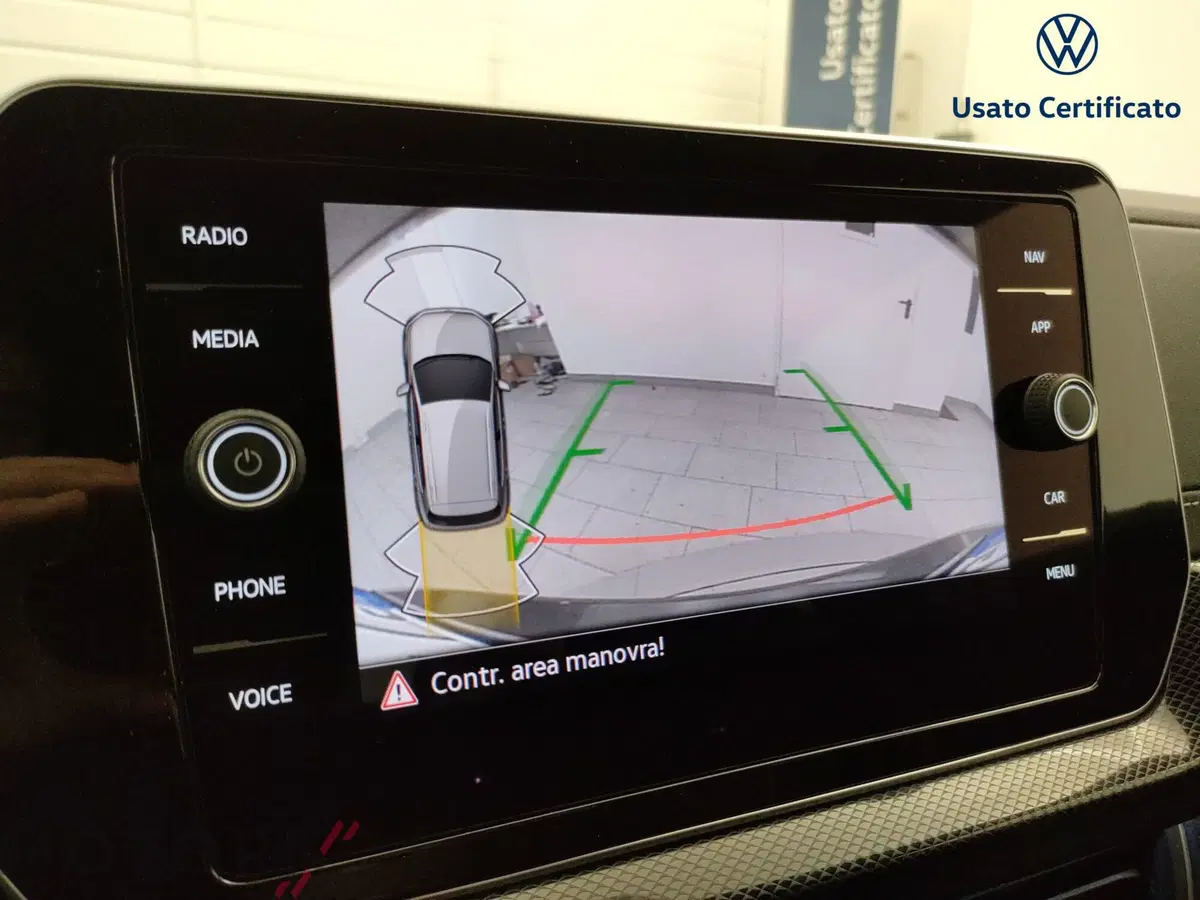 Volkswagen T-Cross usata a Varese (16)