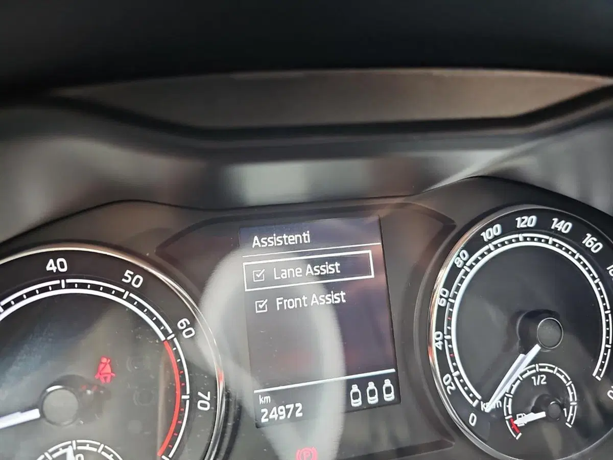 Skoda Scala usata a Lecco (14)