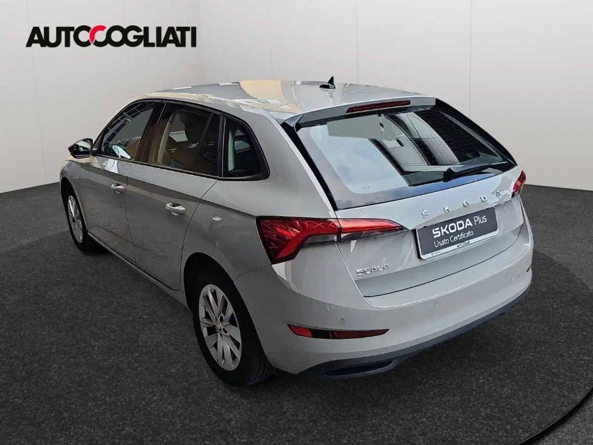 Skoda Scala usata a Lecco (4)