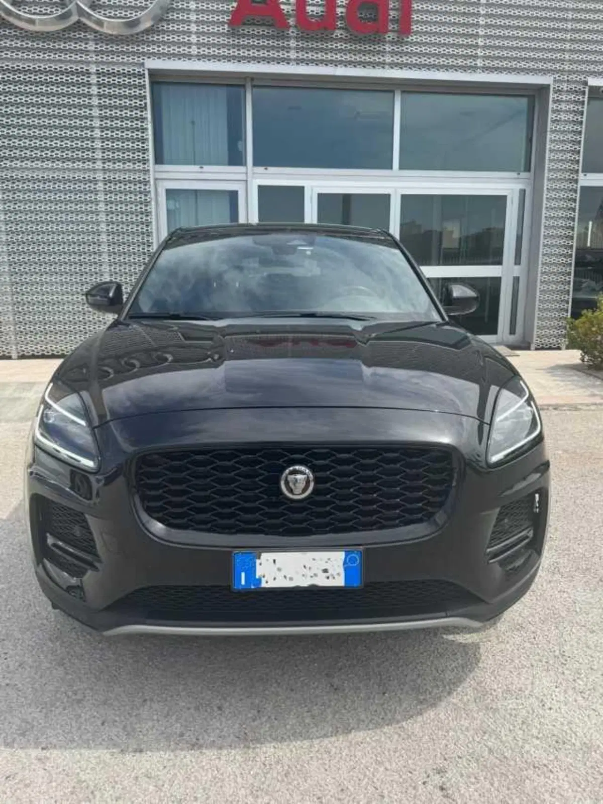 Jaguar E-Pace usata a Avellino (3)