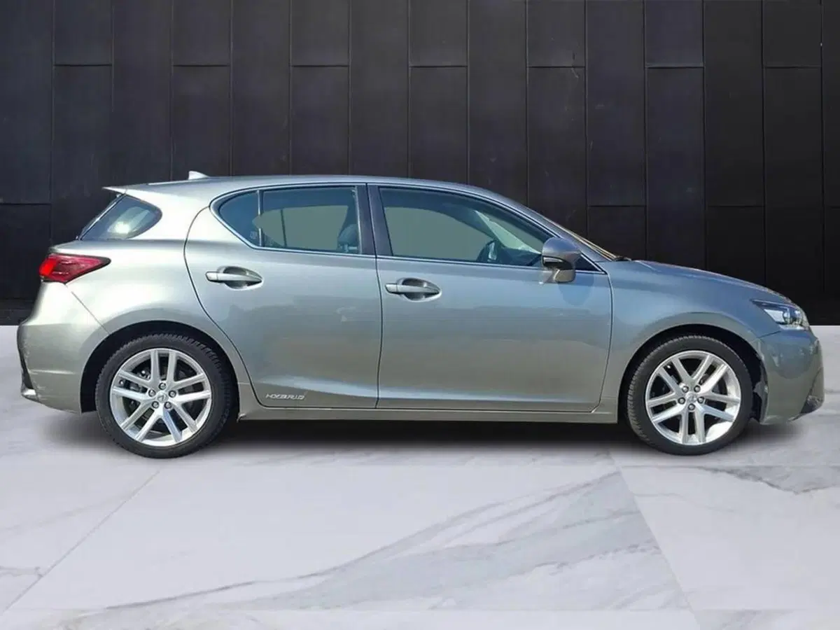Lexus CT usata a Torino (3)