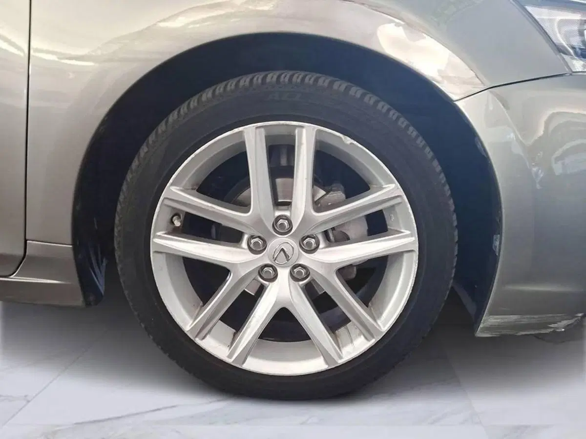 Lexus CT usata a Torino (5)