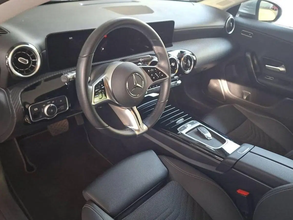 Mercedes-Benz CLA Shooting Brake usata a Torino (10)