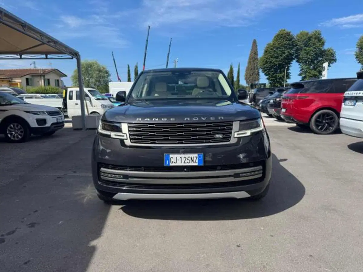 Land Rover Range Rover usata a Lucca