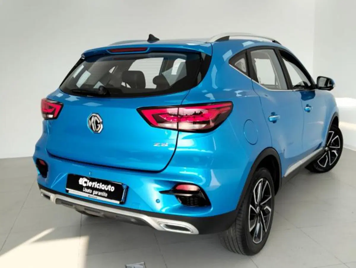 Mg ZS (2021-->) usata a Como (2)